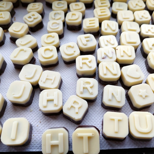 Luxury Handmade Belgium Chocolates Letter with Bee Products in Chocolate with Pollen,Bee Bread,Cranberry/Sweets Gift for a Tea Break