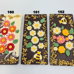 Luxury Handmade Belgium Chocolates with Bee Products in Chocolate with Pollen Bee Bread Cranberry  Sets 25pcs Sweets Gift for a Tea Break