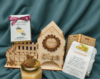 Wooden Tea Holder with Custom Name, Honey and Chocolate Set, Bee Product Collection