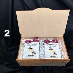 Produits de la ruche dans du chocolat/Coffret cadeau chocolat personnalisé/Coffret cadeau chocolat en boîte en bois/Chocolat artisanal dans une boîte en bois/Coffret cadeau Premium image 1