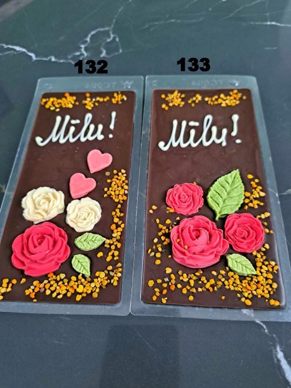 Handmade Belgium Chocolate Bar with Bee Pollen & Cranberry