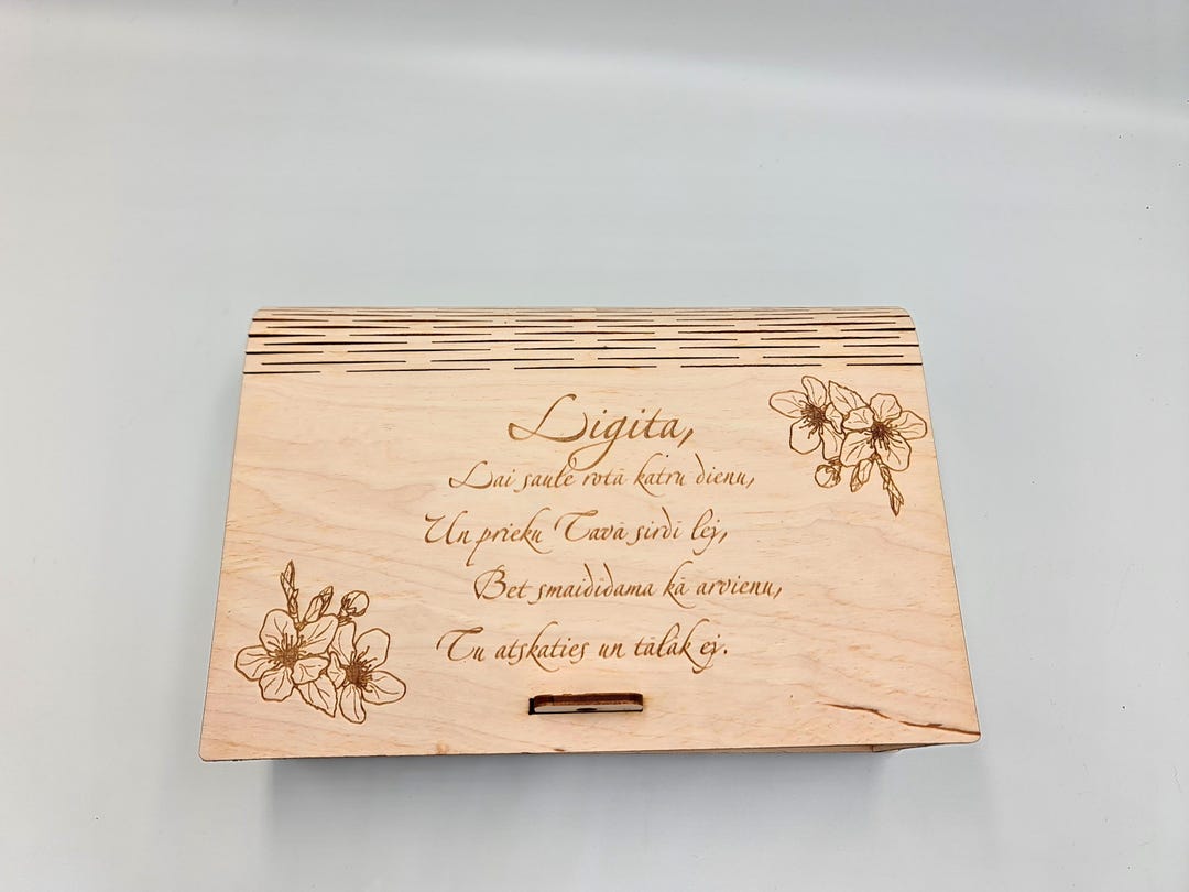 Personalized Wooden Keepsake Box: Engraved Floral Memory Box - Etsy