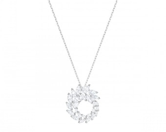 Crystal Elegance Necklace - Sparkling Swarovski Crystal Pendant - Timeless Beauty and Radiant Glamour - Women's Luxury Accessory