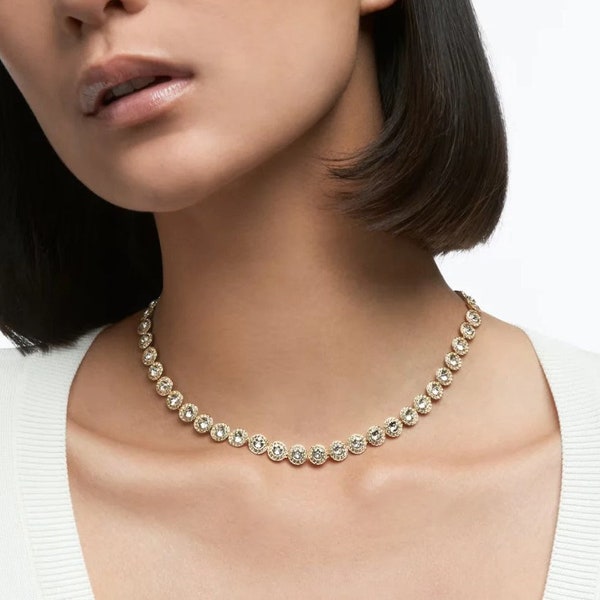Collar Angelical - Colgante de Cristal de Oro - Belleza Atemporal con Elegancia de Rodio - Accesorio de Lujo para Mujer