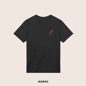 Alfabeto de camiseta com letras de linguagem de sinais