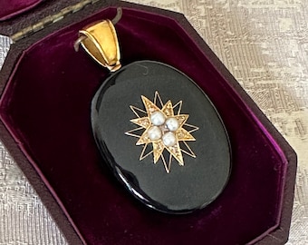 A Sublime 18ct Gold, Onyx, Half-Pearl & Diamond Set Locket, c. 1870.