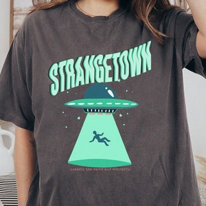 The Sims 2 Strangetown UFO Oversized T Shirt, Sims 2 Merch, Alien T Shirt, Gift for Simmer, Gift for Sims Fan, Sims 2 Worlds, Sims 4 Merch