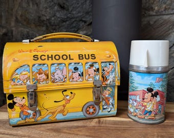 vintage 1961 Boîte à lunch en métal Aladdin Industries Walt Disney avec thermos - Boîte à lunch et thermos à collectionner avec bouchon rouge rare