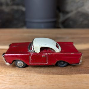 Vintage Japanese Tin Toy Car-Collectible 1950&#39;s Tin Toy
