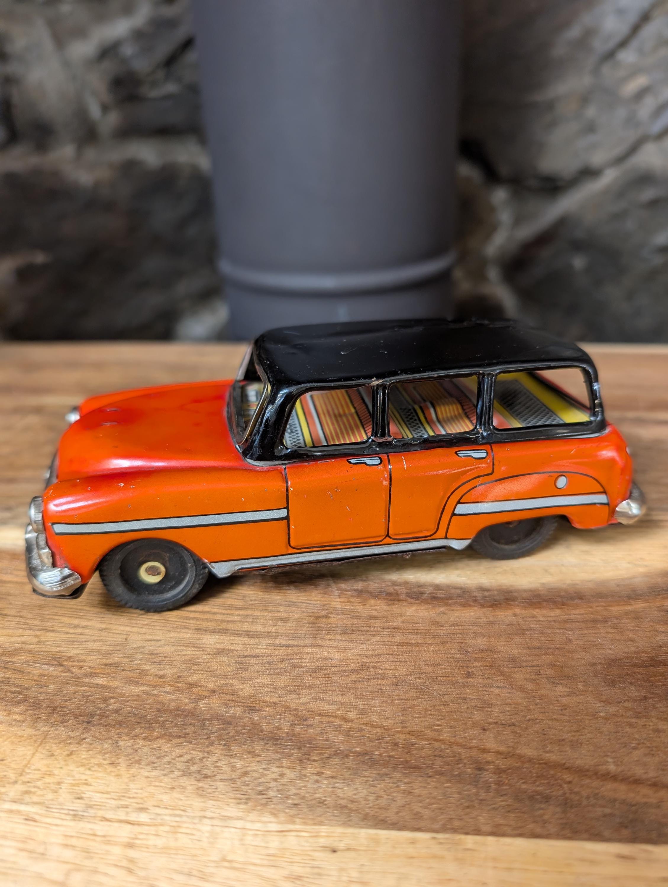 Vintage Asahi Toy Tin Litho Friction Station Wagon-made in Japan