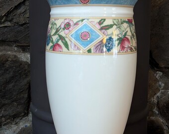 Vintage Wedgwood 'sarah' Vase-bone China Vase-floral Vase-vintage