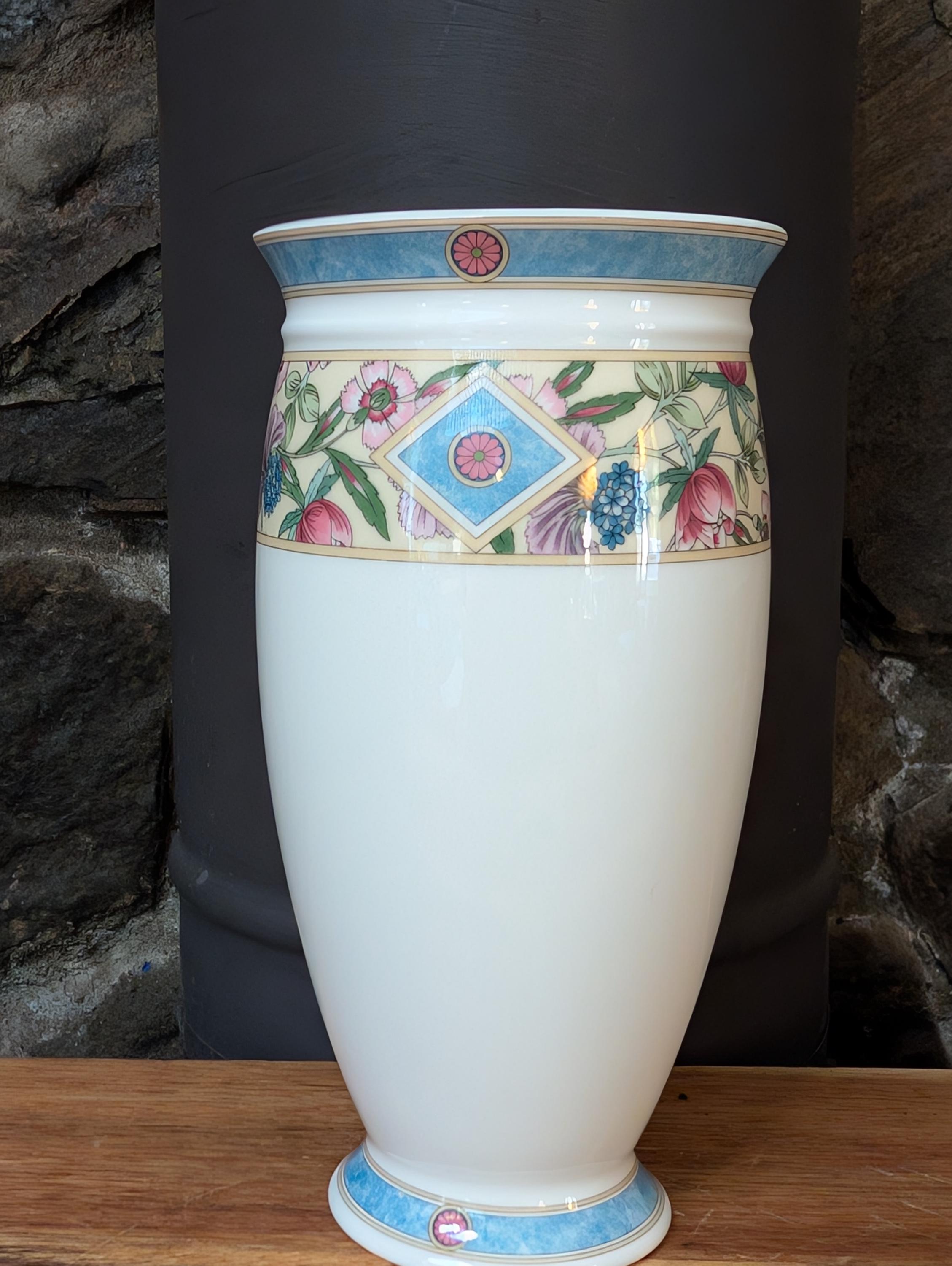 Vintage Wedgwood 'sarah' Vase-bone China Vase-floral Vase-vintage