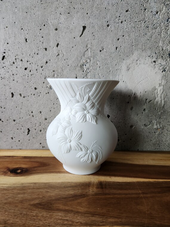 Vintage AK Kaiser Bisque Floral Fluted Vase-matte White Glazed-mcm-minimalist-rare Vase-shelf Decor-home Decor-vintage Vase