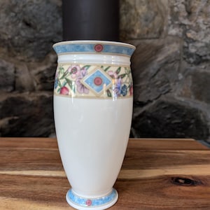 Vintage Wedgwood &#39;Sarah&#39; Vase-Bone China Vase-Floral Vase-Vintage Wedgwood-Made In England