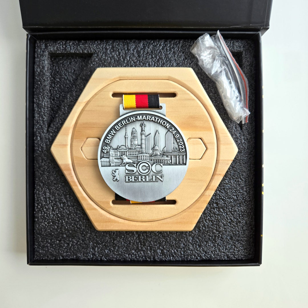 Medalion Display Premium Universal Medal Display Holder Frame With Gift Box Natural ...