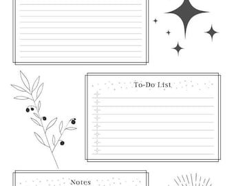 Op de afbeelding: Een zwart-wit dagplanner met secties voor schema, takenlijst en notities. De planner bevat hemelse illustraties, waaronder sterren, een maan en botanische elementen. De titel "Daily Planner" is geschreven in elegant schrift.