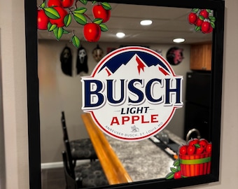 Decoración de pared con marco negro de Busch Light Apple / Decoración de bar para cueva de hombre / Regalo para fanáticos de la cerveza artesanal /