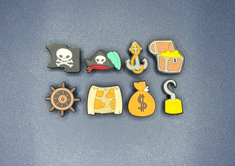 Pirate Croc Charms: Set van 8 handgemaakte schoenbedels met piratenthema afbeelding 1