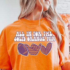 All-in-Shirt, einfarbig oranges Shirt, Frauen Clemson Shirt, Go Tigers, orange und lila, süßes Fußballshirt, Komfortfarben Spieltagshirt