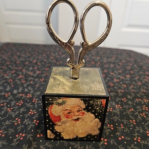 Vintage Scissor block to hold your cross stitch, embroidery or needlepoint scissors.