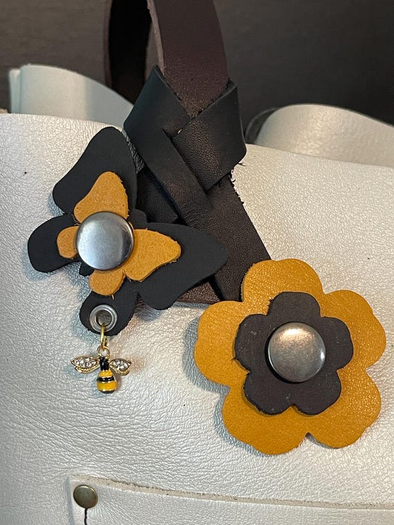 Double Wrap Snap made with Portland Leather Goods Sunflower & Pebble black leathers. Bee Charm Bag bling purse charm snap flower butterfly