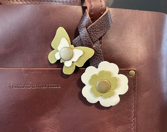 Double Wrap Snap made with Portland Leather Goods Leather. Anjou, bone and brown leathers. Bag bling purse charm snap flower butterfly