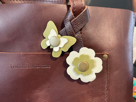 Double Wrap Snap made with Portland Leather Goods Leather. Anjou, bone and brown leathers. Bag bling purse charm snap flower butterfly