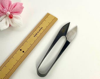 Tijeras de hilo japonesas compactas de 6 cm, fabricadas en Kioto, Japón.