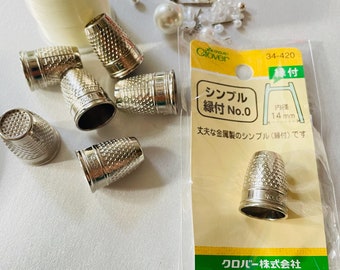 Japanischer Metall-Fingerhut von Kleeblatt