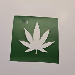 11cm Vinyl Cannabis Leaf Stencil