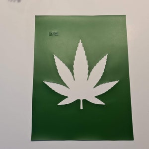 17cm Vinyl Cannabis Leaf Stencil