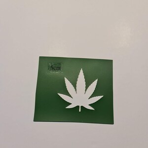 5cm Vinyl Cannabis Leaf Stencil