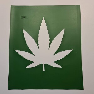 21cm Vinyl Cannabis Leaf Stencil