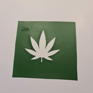8cm Vinyl Cannabis Leaf Stencil