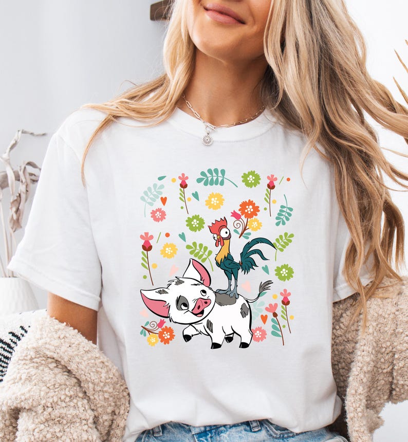 Camiseta de Pua y Hei Hei Moana, linda sudadera tropical de Disney con diseño floral, atuendo de parque de aventuras, regalo para amantes de los animales para mujeres y niños imagen 1