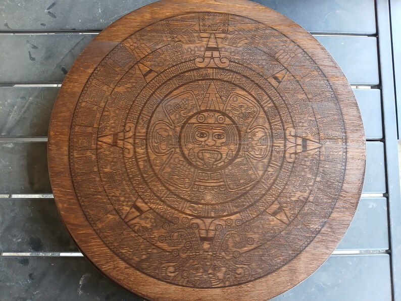 Aztec Calendar Engraved Pattern 18