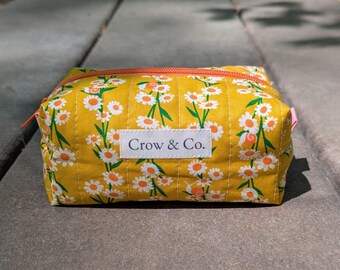 Mini Travel Bags - Nature Inspired Cosmetic Organizers - Daisy Chain