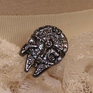 Starwars millennium falcon silver push pin