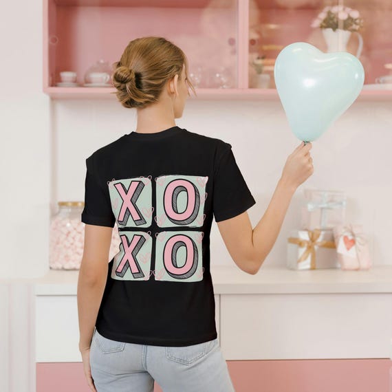 XOXO バレンタインデー T シャツ デザイン、バレンタイン シャツ 