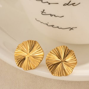 Circle Earrings Studs, Chunky Vintage Gold Earrings Stud Earrings For Womens Big Earrings For Wedding Statement Earrings Gift For Her