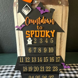 Halloween Countdown Sign: &#39;Countdown to Spooky&#39; with Movable Ghost