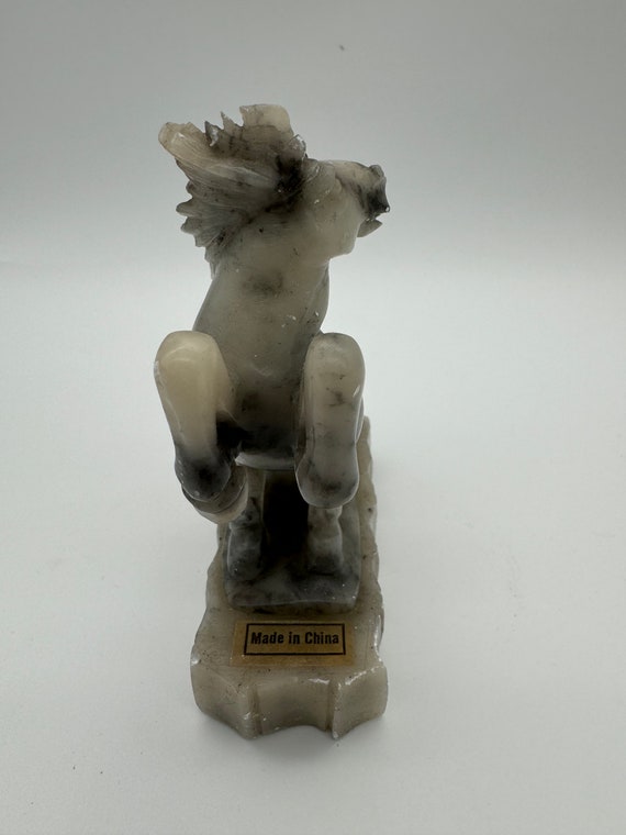 石製 (玉製?) 馬の彫刻 置物 ♥値下げ！ 中国 玉製 彫刻 馬