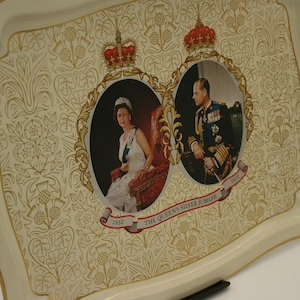 Vintage Silver Jubilee Queen Elizabeth 1952-1977 Serving Tray