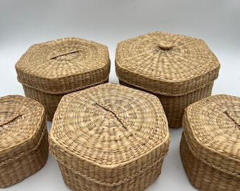 Woven Sweet Grass Vintage Basket Set of 5 with Lids