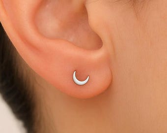 Titanium Crescent Moon Flat Back Stud Earring, Threadless Labret, Helix Tragus Conch Rook Cartilage Nose Piercing, Sleeper 16G 18G 20G