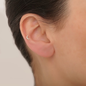 16G/18G/20G Titanium Push in Crescent Moon Labret Stud, Threadless Flat Back Conch, Helix, Tragus, Cartilage Earring,  minimalist Nose Stud