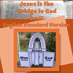 Op de afbeelding: Een papieren knutselwerk met de woorden "Jezus is de brug naar God" en "Engelse Standaardversie". Het knutselwerk toont een kruis met het woord "Jezus" en twee panelen met de tekst "Mens zondig" en "God heilig".