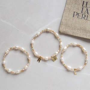 Dainty beaded Bracelet |Custom beaded bracelet |Beaded initial Bracelet |Neutral initial Bracelet |Pearl Letter bracelet | Letter Bracelet