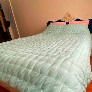 100% Natural Handmade Wool Quilt - Soft, Warm, Odorless Comfort for Any Season