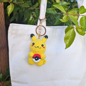 Yellow Electric Mouse Crochet Plush Keychain – Handmade Cute Mini Amigurumi Animal Bag Charm, Kawaii Gift for Anime Fans and Collectors